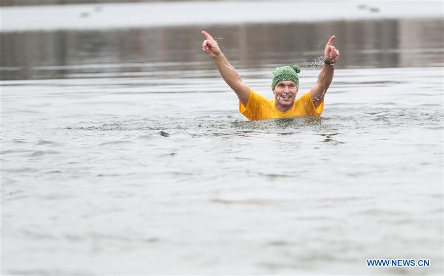 GERMANY-BERLIN-WINTER SWIMMING CARNIVAL