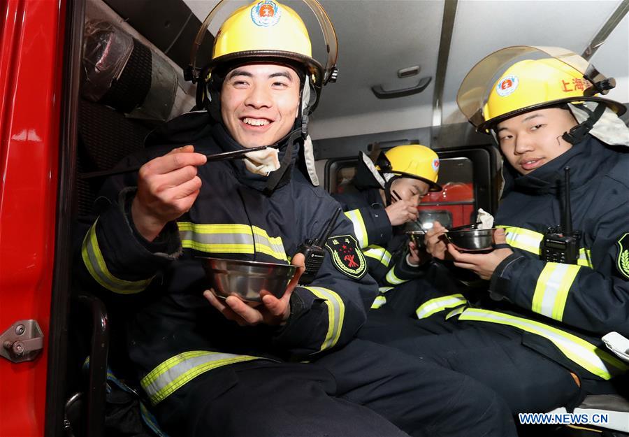 CHINA-SPRING FESTIVAL-PEOPLE AT WORK (CN)