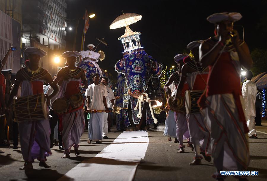 SRI LANKA-COLOMBO-FESTIVAL PARADE