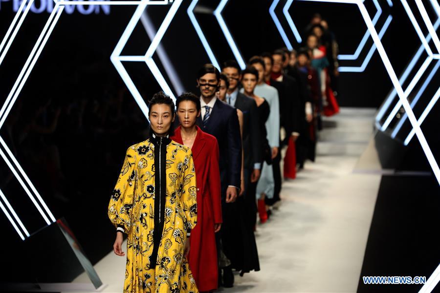 #CHINA-SHANGHAI-FASHION WEEK (CN)