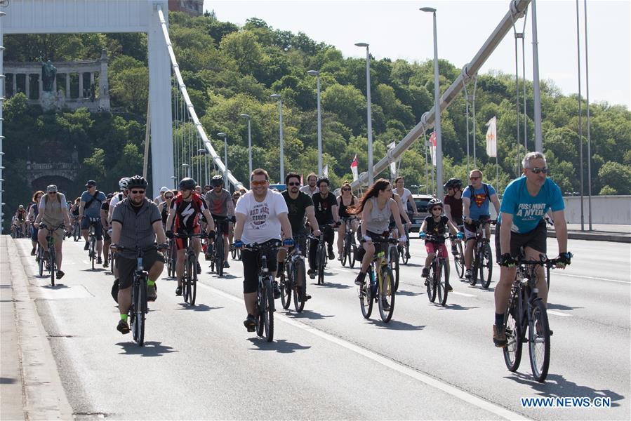 HUNGARY-BUDAPEST-BICYCLE-PROCESSION