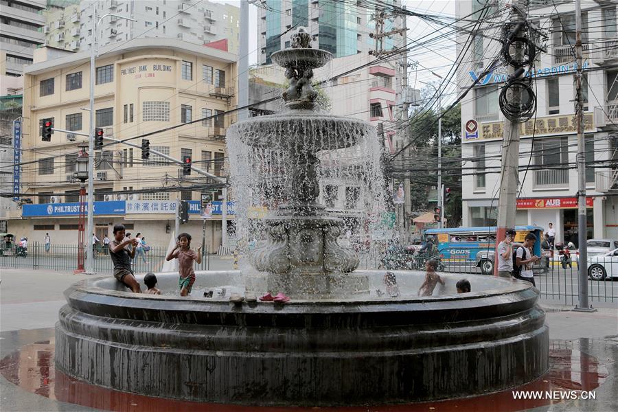 THE PHILIPPINES-MANILA-SUMMER HEAT