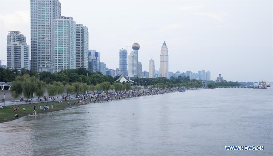 CHINA-HUBEI-WUHAN-RIVER BANK (CN)