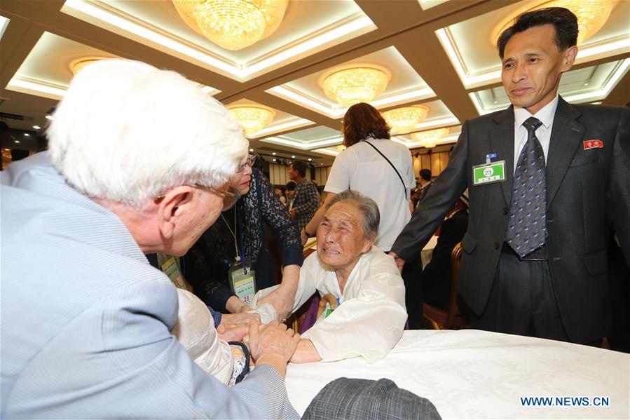 DPRK-MOUNT KUMGANG-WAR SEPARATED FAMILIES-REUNIONS-SECOND SESSION