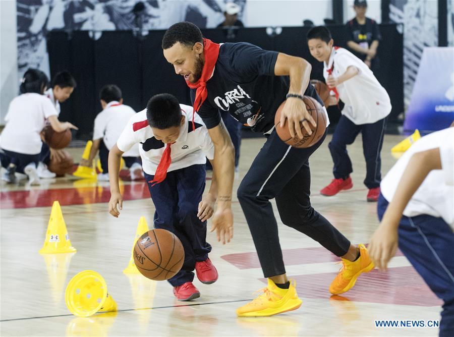 (SP)CHINA-WUHAN-BASKETBALL-NBA-STEPHEN CURRY (CN)