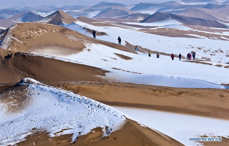 #CHINA-GANSU-BADAIN JARAN DESERT-SNOW SCENERY(CN)