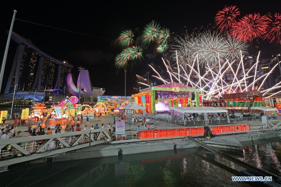 SINGAPORE-CHINESE LUNAR NEW YEAR-FIREWORKS