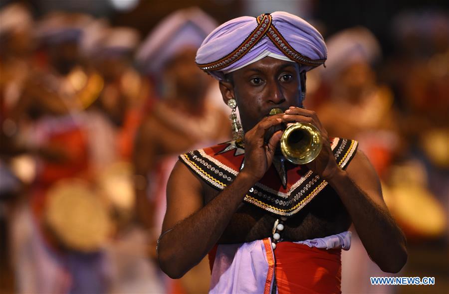 SRI LANKA-COLOMBO-NAVAM-DANCERS