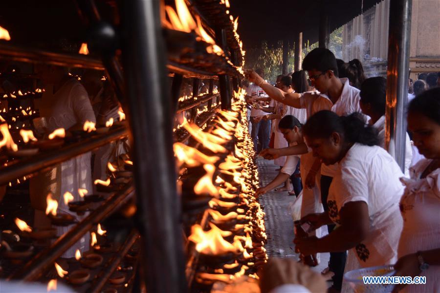 SRI LANKA-KELANIYA-POYA DAY