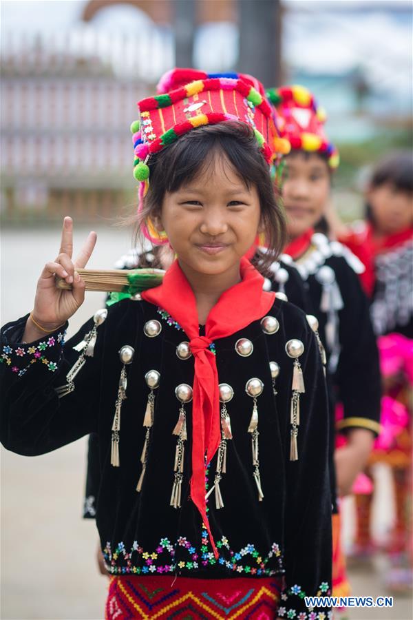 (SP)CHINA-YUNNAN-MANGSHI-MUNAO DANCING