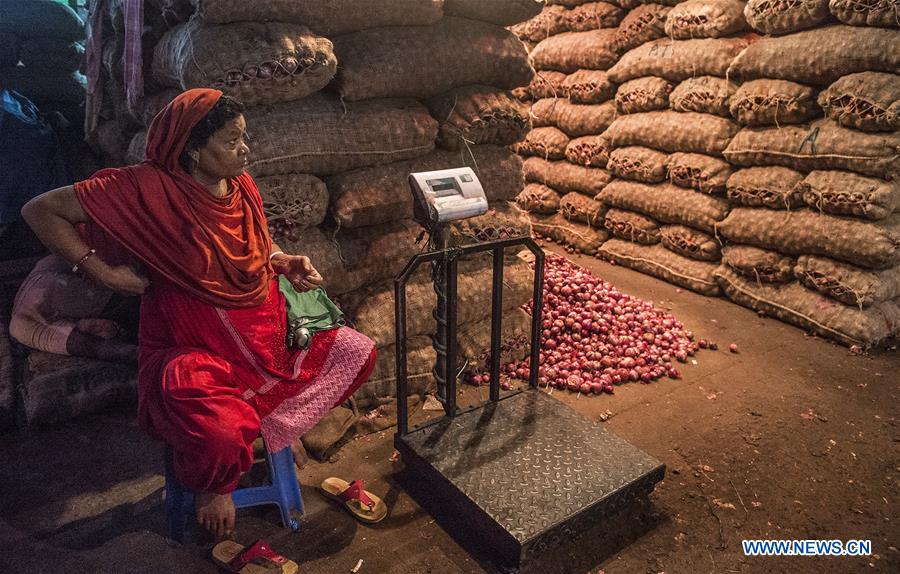 INDIA-KOLKATA-ONION PRICE HIKE