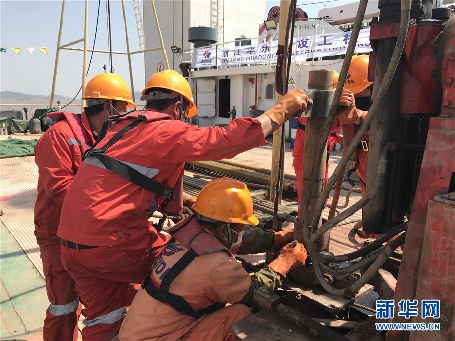 （图文互动）（4）特写：海底高铁“探路人”