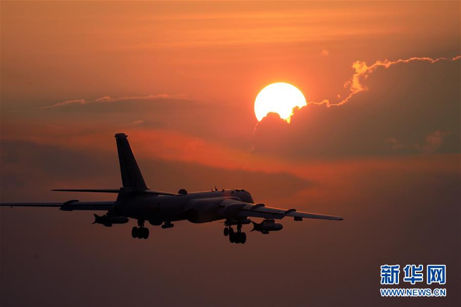 （在习近平强军思想指引下·我们在战位报告·图文互动）（4）雷霆“战神”向战而飞——空军航空兵某师牢记嘱托备战打仗记事