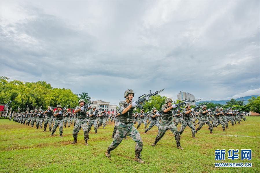 （在习近平强军思想指引下·我们在战位报告·图文互动）（2）千里移防，铁心跟党走——南部战区陆军第75集团军某红军旅政治建军、练兵备战记事