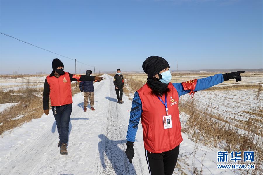 （在习近平新时代中国特色社会主义思想指引下——新时代新作为新篇章·习近平总书记关切事·图文互动）（5）口罩挡不住你的美——战“疫”一线巾帼掠影