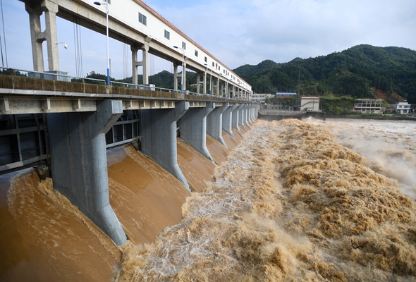 强降雨致湖南岳阳平江部分乡镇受灾