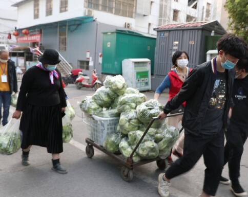 坐高铁看中国｜我要认真端详武汉，曾交付热情与生命的地方