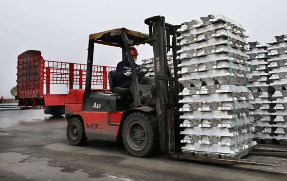 【新春走基层】节前走访黔西南：企业开工忙 项目建设热